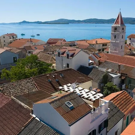 Andri - 80 M From Sea Holiday home *