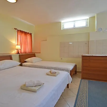 Andri - 80 M From Sea Holiday home Sveti Filip i Jakov