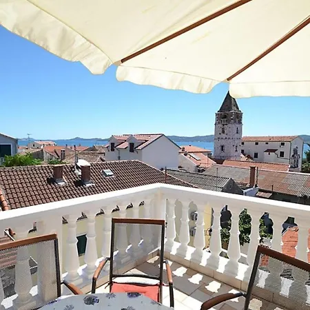 Andri - 80 M From Sea Holiday home *